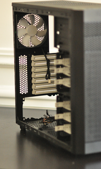 Notre boîtier, vide pour le moment